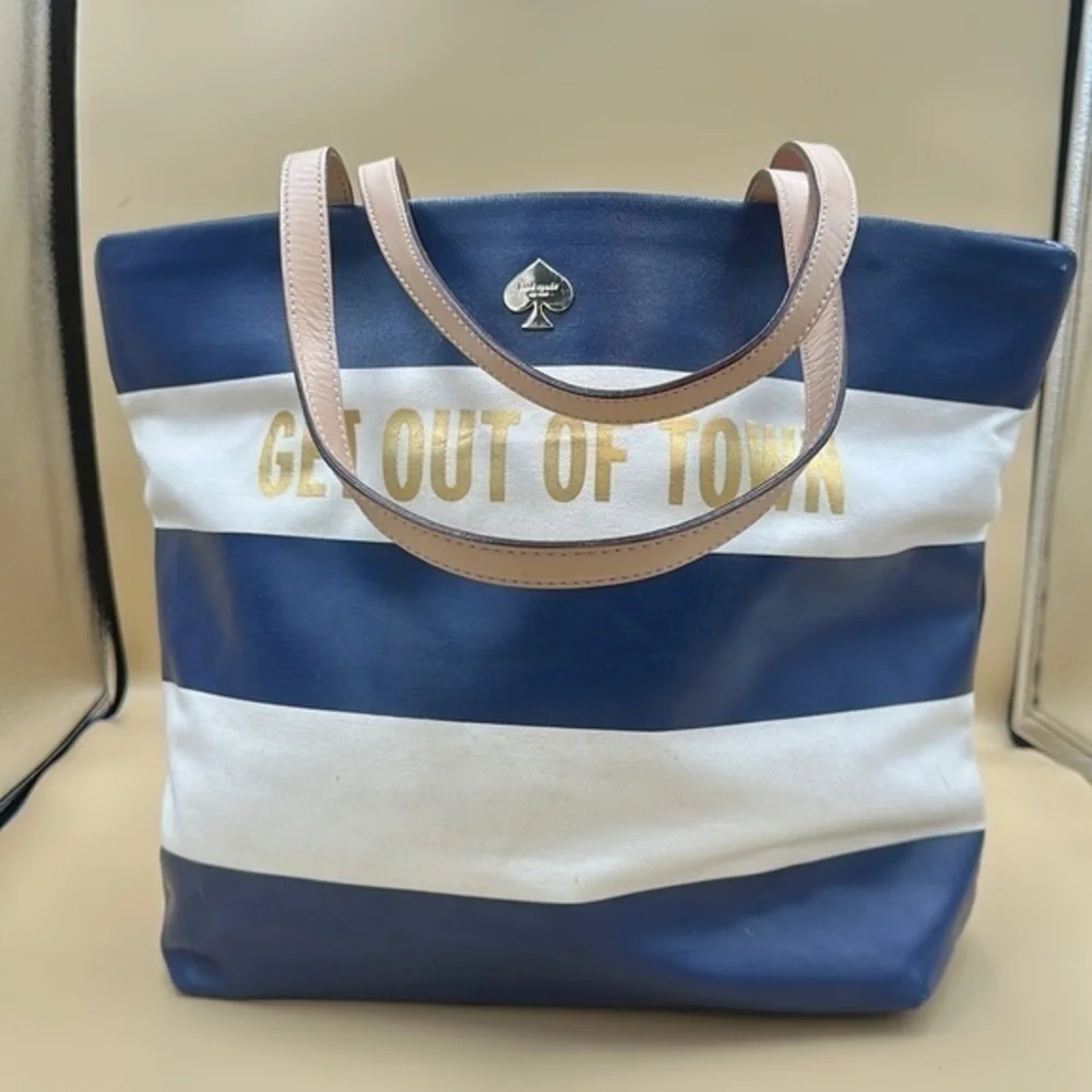 👜 Kate Spade striped weekend bag. Some wear in corners coated canvas
